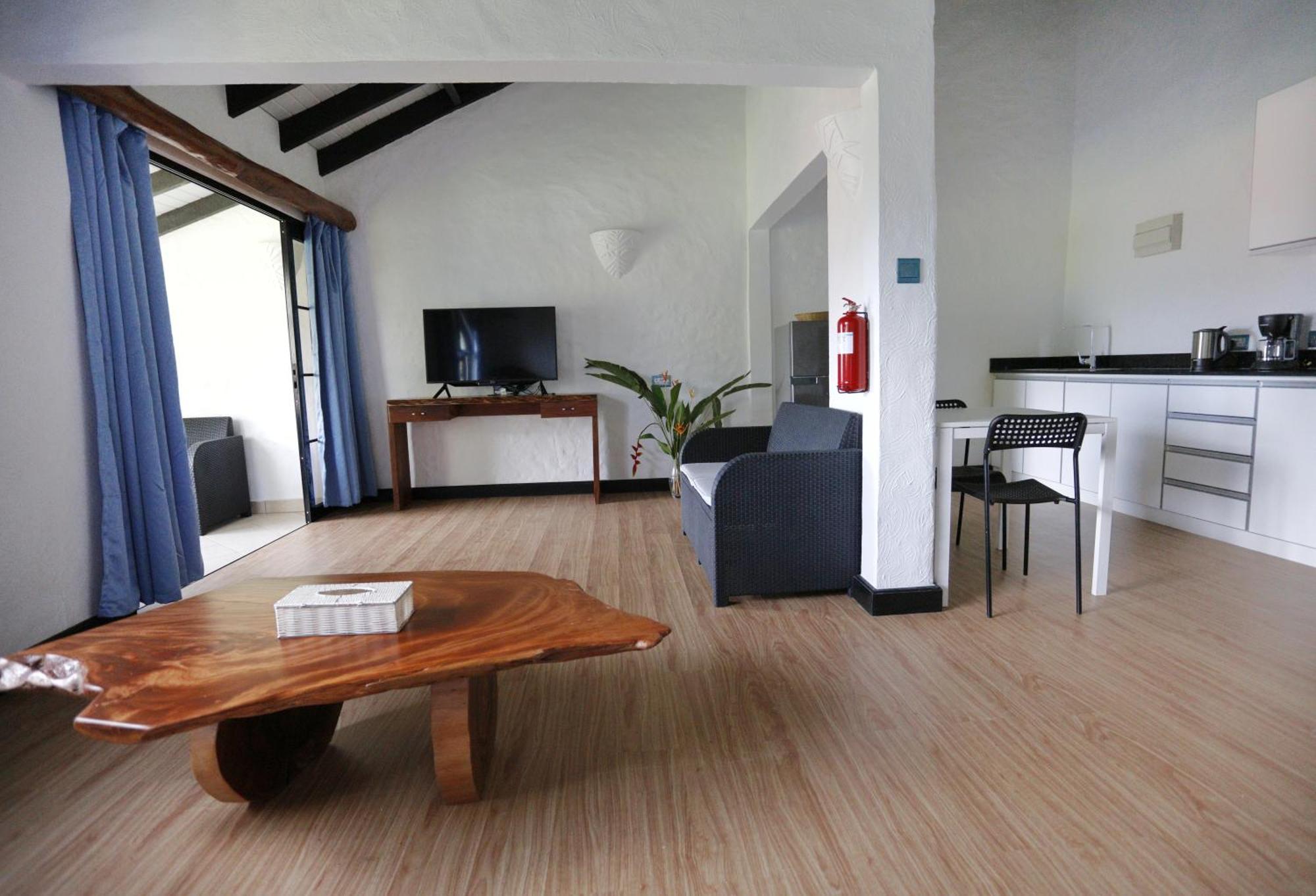 The Salty Palms Apartment Beau Vallon  Exterior photo