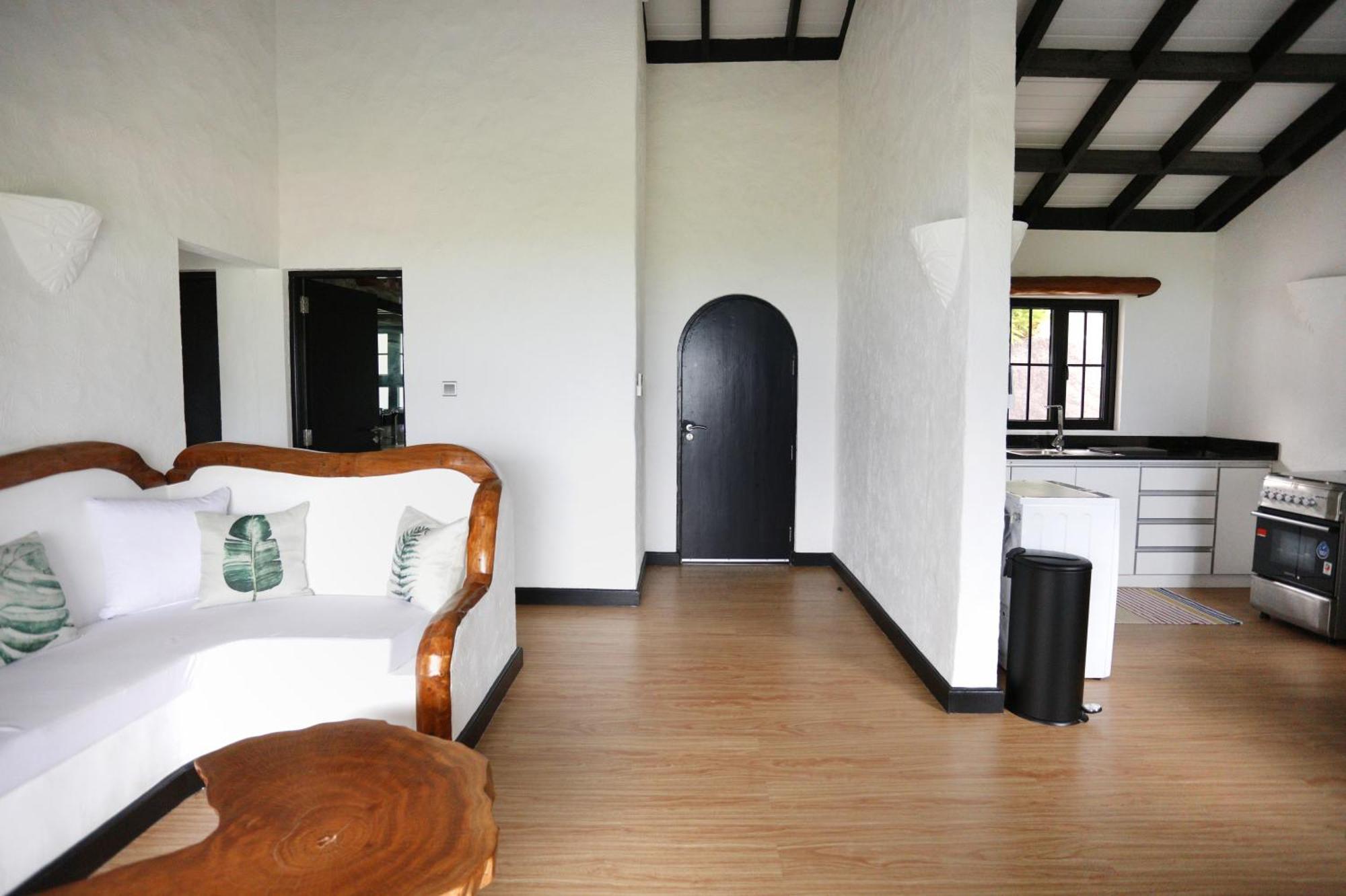 The Salty Palms Apartment Beau Vallon  Exterior photo